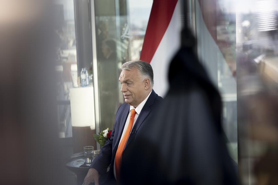 Orbán Viktor a bécsi orosz nagykövet előtt hízelgett a Putyin-rezsimnek