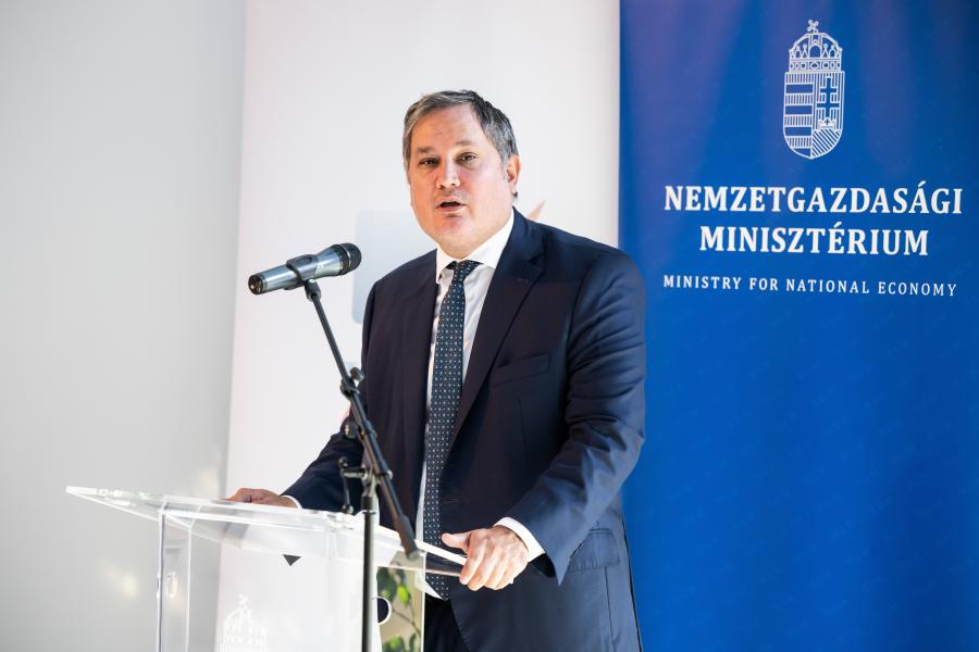 Nagy Márton tárcája szerint Magyar Péter hazudik, az Orbán-kormány földbe döngölte az inflációt