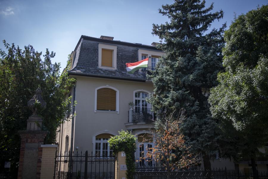 Egymilliárd forintnál is többet költhet a Szuverenitásvédelmi Hivatal önmaga népszerűsítésére