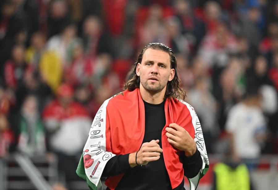 Az egész futballvilág izgul Szalai Ádámért, aki rosszul lett a holland-magyar meccsen