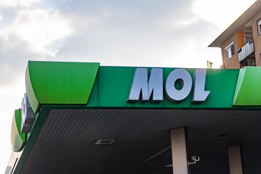 A Mol azt állítja, hajlandó leválni az orosz olajról, de ehhez 500 millió dollár EU-s támogatásra lenne szüksége