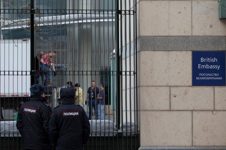 Kémkedéssel vádol Moszkva egy brit diplomatát, kiutasítják Oroszországból