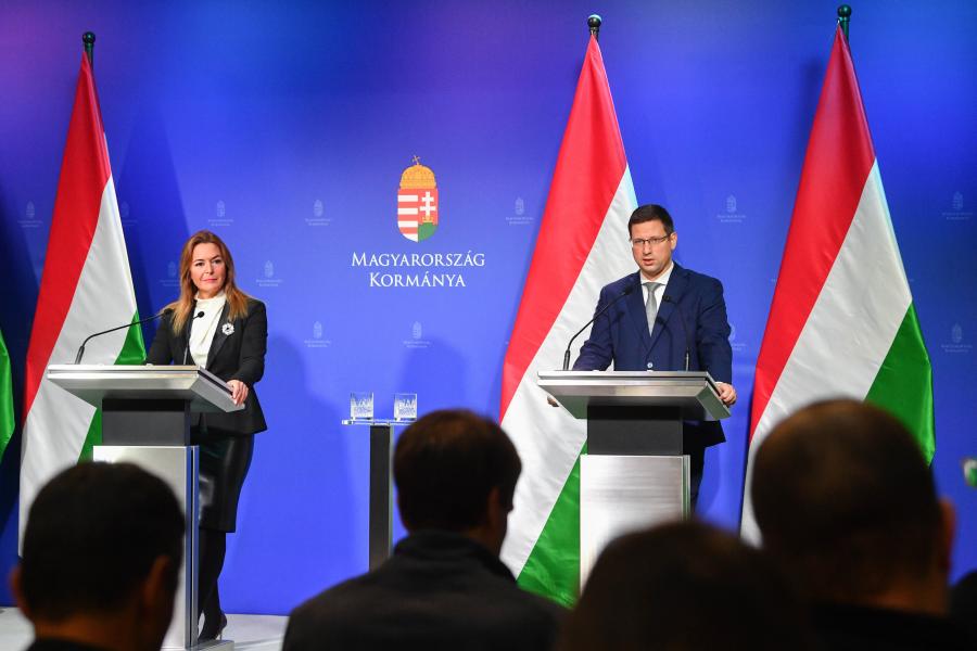 Gulyás Gergely: Szájer József gazdagítja a magyar közéletet