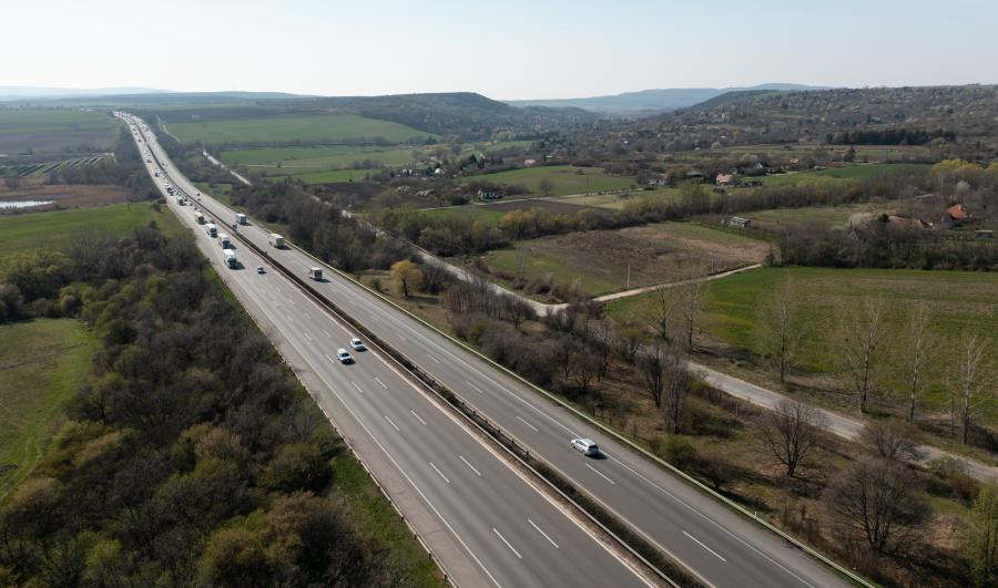 Öt autó ütközött az M1-esen Győrnél