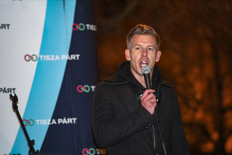 Magyar Péter megint arra célozgat, hogy valamire készül az Orbán-kormány