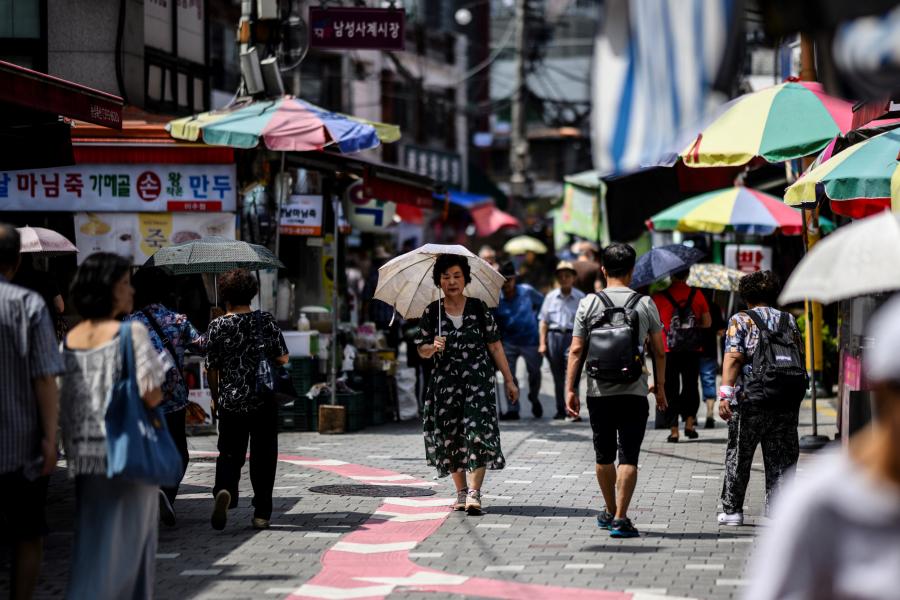Tömegbe hajtott egy férfi egy szöuli piacon, négy ember súlyosan megsebesült