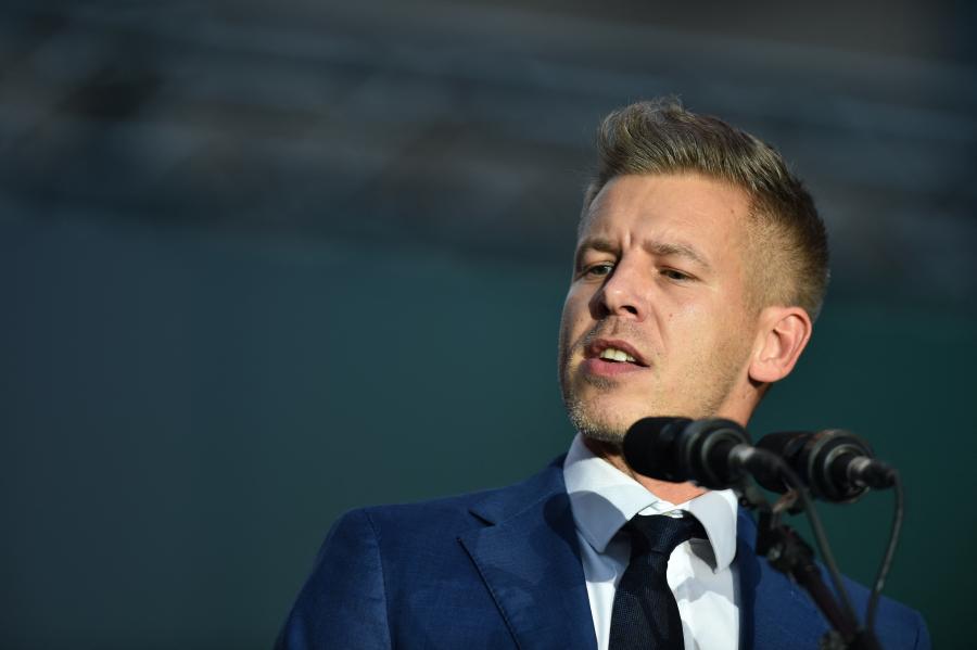 Magyar Péter tudni akarja, mennyibe került az adófizetőknek Orbán Viktor „dzsungeltúrája”