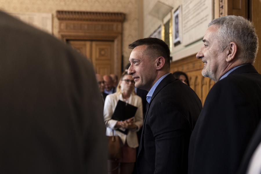 Nem biztos, hogy egyszerű lesz kihúzatnia magát Rogán Antalnak az amerikai szankciós listáról