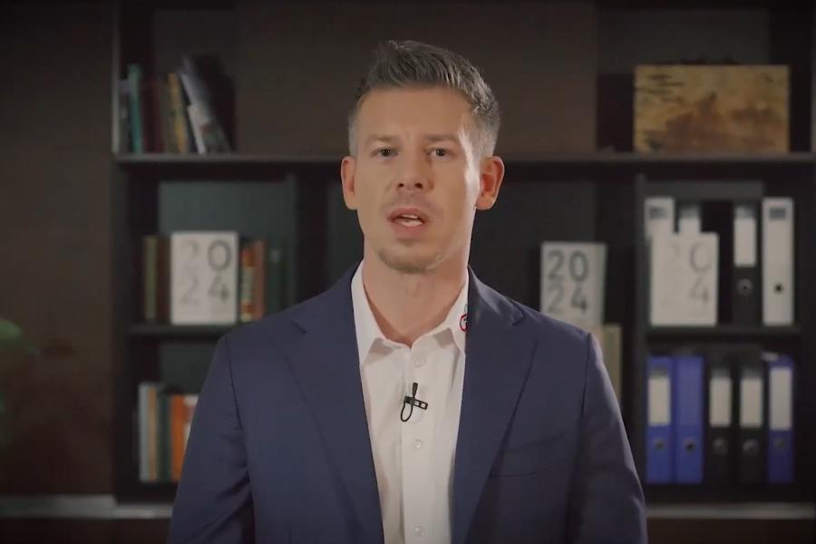 Magyar Péter: A visszaszámlálás elkezdődött, Orbán Viktor azonnal szakítsa meg az álomutazást