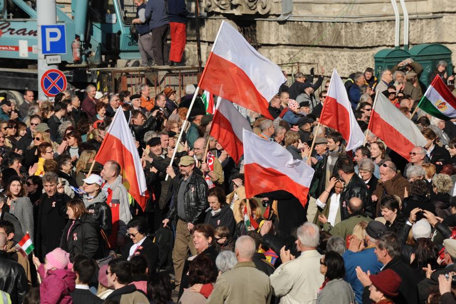 600 lengyel tapsol majd Rétvárinak március 15-én