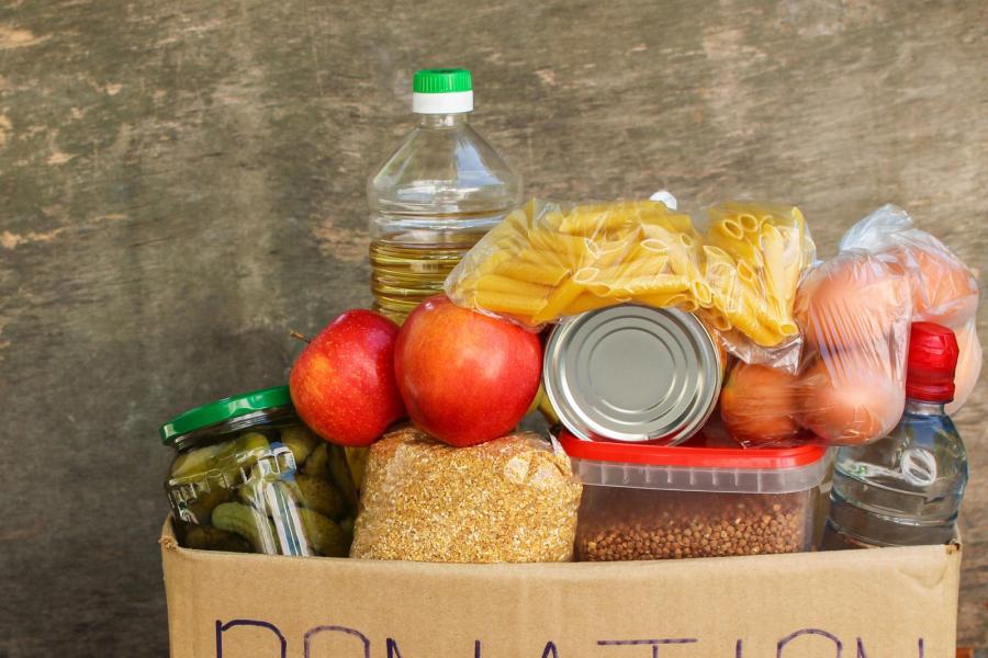 Több tonna ételt adna rászorulóknak az MSZP