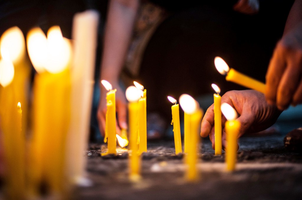 A 2016-os évben a világ számos országában kellett gyertyát gyújtani a terror áldozatainak emlékére FOTÓ: EUROPRESS/GETTY IMAGES/DONDI TAWATAO