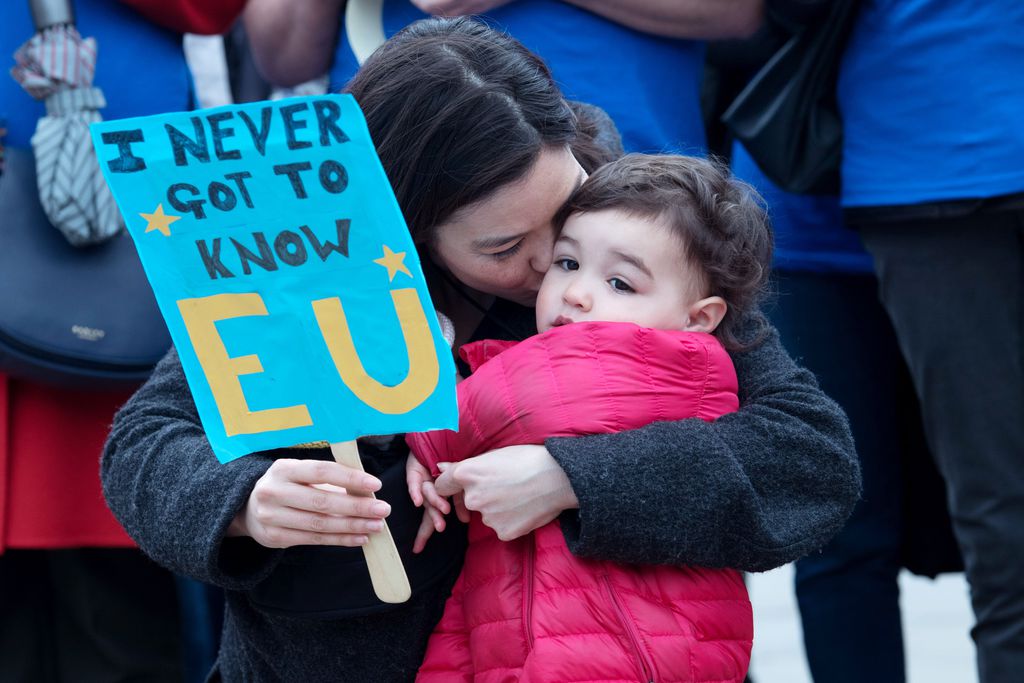 A londoni parlament előtt uniópárti tüntetők tiltakoztak a Brexit ellen FOTÓ: EUROPRESS/GETTY IMAGES/CARL COURT