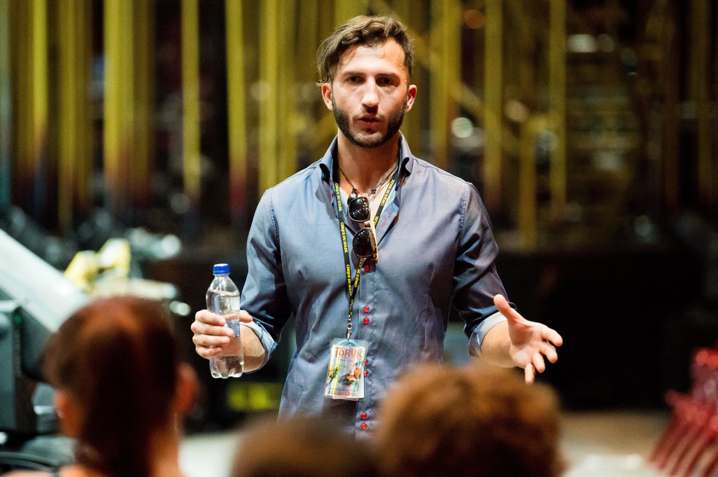 Frányó Viktor artista, a Cirque du Soleil magyar tagja a Varekai című előadás előtt a Papp László Budapest Sportarénában - MTI Fotó: Balogh Zoltán