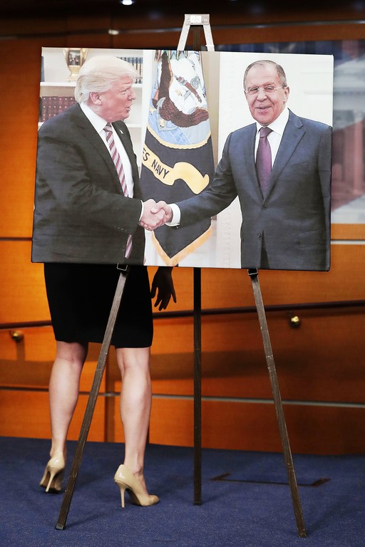 A valóságban is találkozott Trump Lavrov orosz külügyminiszterrel Fotó: Getty Images/ Chip Somodevilla