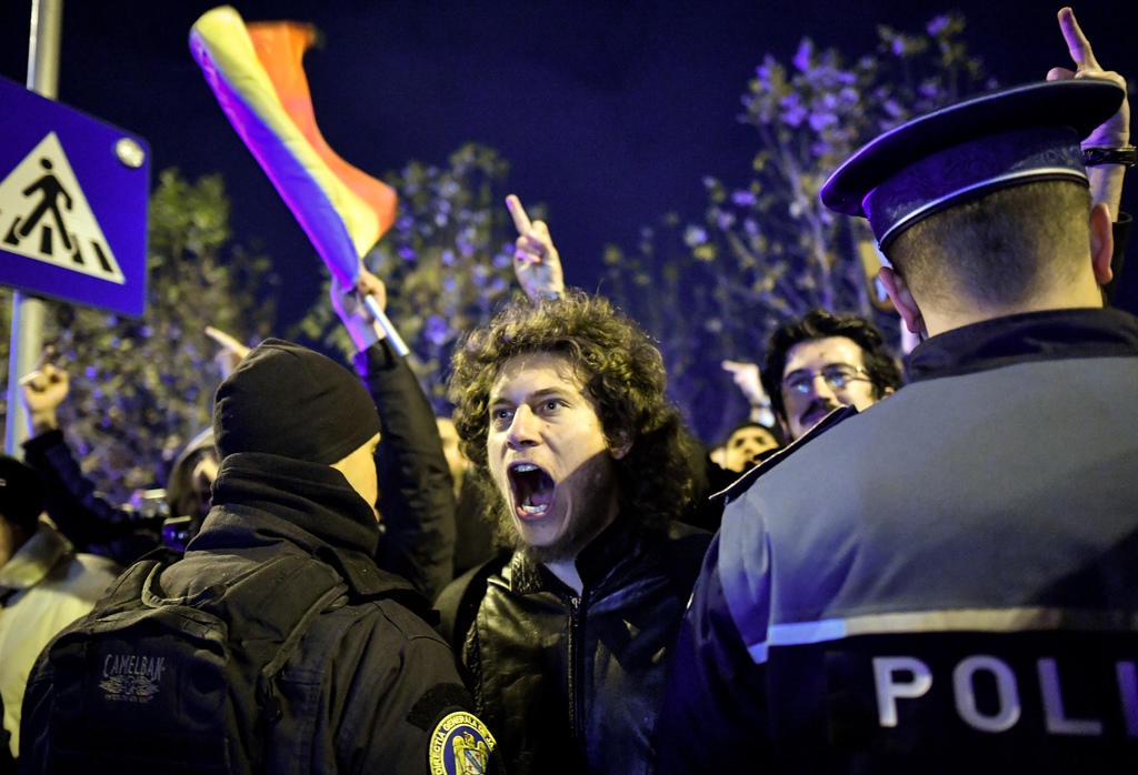 Romániában gyakoriak a korrupcióellenes tüntetések. Legutóbb december 6-án vonultak utcára Bukarestben - FOTÓ: AFP/DANIEL MIHAILESCU