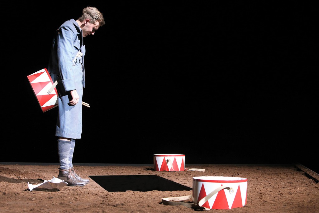 Nico Holonics Günter Grass Bádogdobjában repít a morálisan szétesettvilágba Fotó: Birgit Hupfeld