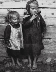 FINNORSZÁG - Az 1930-as fotóvintázs nagyítására 10-15 ezer dolláros becsérték mellett 5 ezer dollárról indul a licit