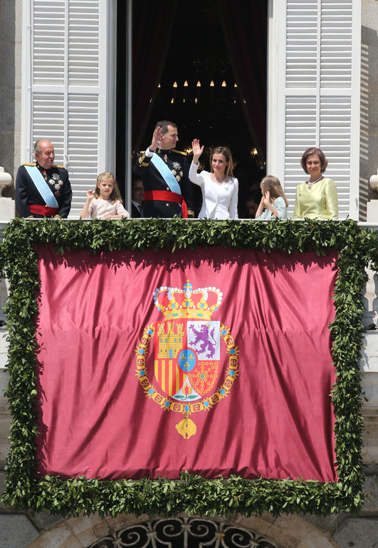 Az új spanyol uralkodócsalád és az ex-királyi pár Fotó: Gettyimages.