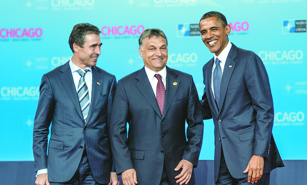 A 2012-es chicagói NATO-csúcson Orbán Rasmussen társaságában egy kép erejéig találkozott Obamával FOTÓ: MINISZTERELNÖKSÉG/BURGER BARNA