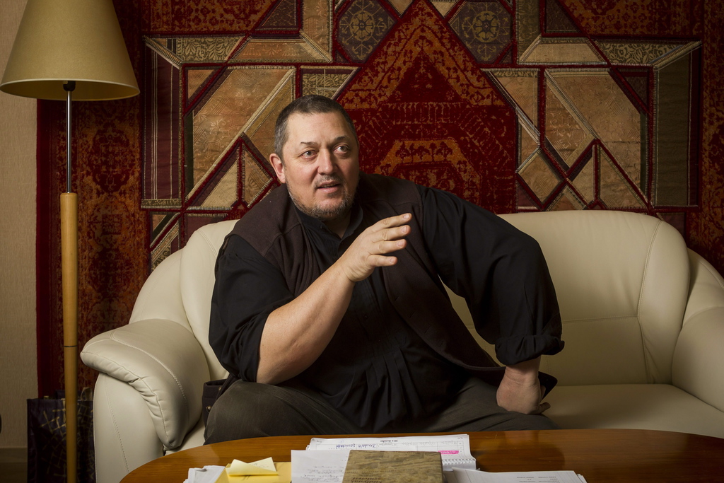 Vidnyánszky Attila, a Nemzeti Színház igazgatója interjút ad irodájában az MTI munkatársának 2014. december 17-én. MTI Fotó: Szigetváry Zsolt