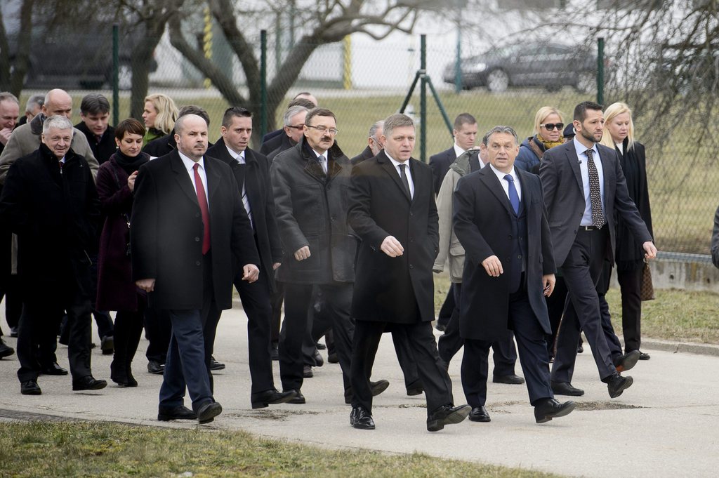 Orbán Viktor miniszterelnök és Robert Fico szlovák kormányfő elől. MTI Fotó: Komka Péter