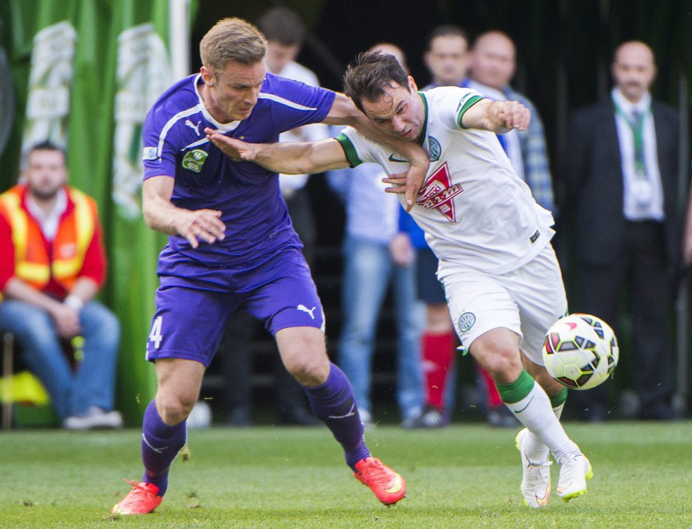 Az újpesti Filip Stanisavljevic és Hajnal Tamás. MTI Fotó: Illyés Tibor