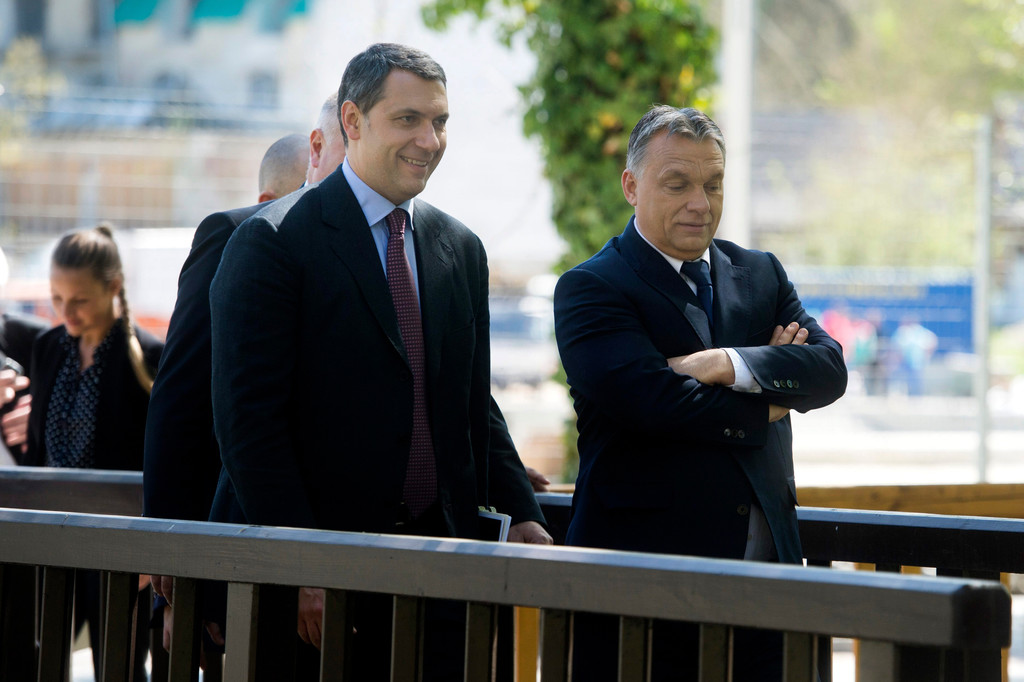 Ki kit ismer még meg? Lázár János és Orbán Viktor Miskolcon: a kormányzati roadshow folytatódik FOTÓ: MTI/KOSZTICSÁK SZILÁRD