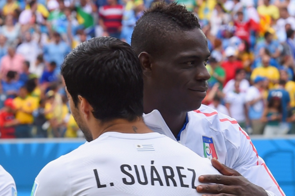A „harapós” Suárez és a „kezelhetetlen” Balotelli egymás ellen atavalyi világbajnokságon FOTÓ: EUROPRESS/GETTY IMAGES/CLAUDIO VILLA
