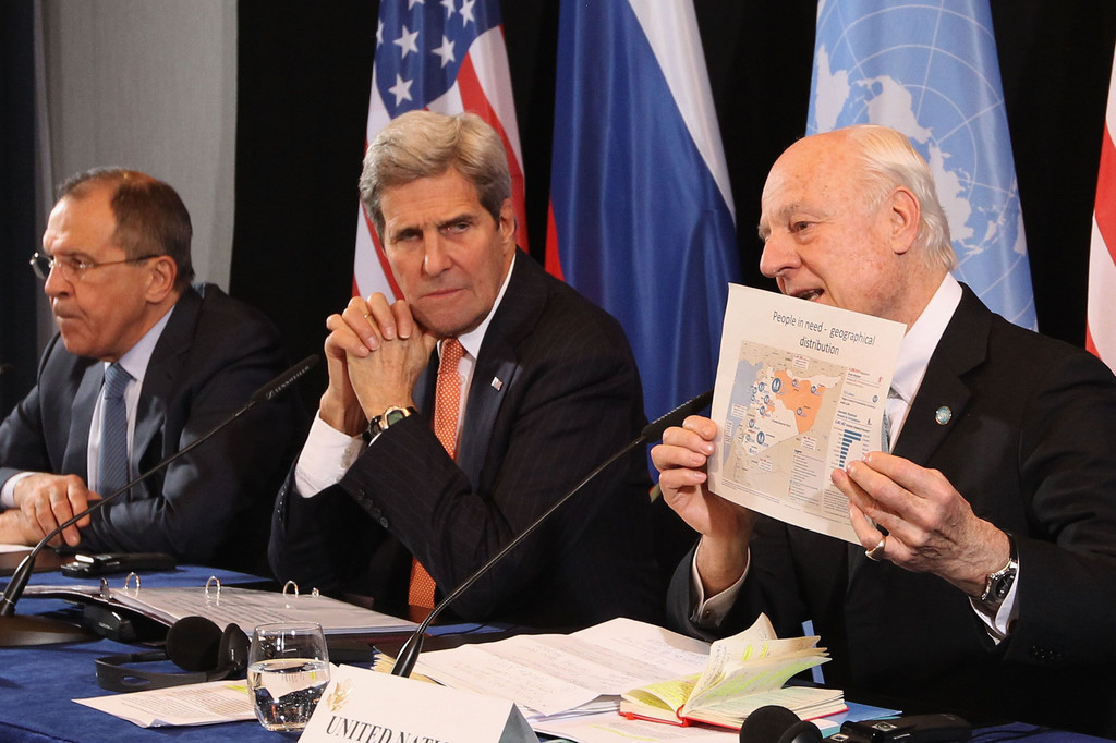Az egyezséget John Kerry amerikai, Szergej Lavrov orosz külügyminiszter, illetve Staff an de Mistura, az ENSZ szíriai különmegbízottja jelentette be Münchenben.FOTÓ: EUROPRESS/GETTY IMAGES/ALEXANDRA BREIER