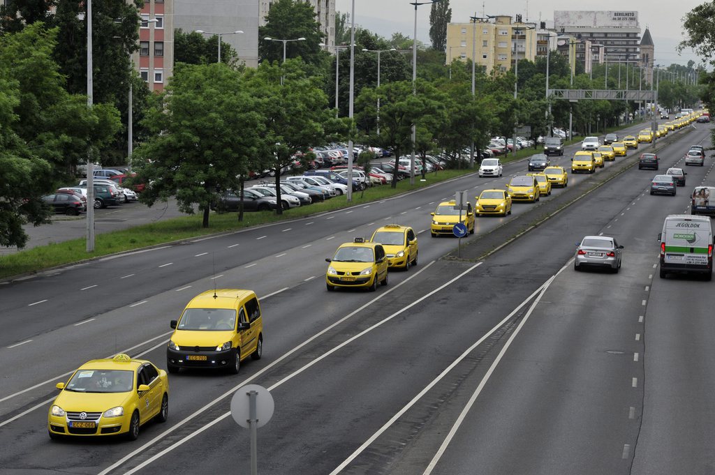 A legutóbbi taxis demonstráció május 10-én. MTI Fotó: Kovács Attila