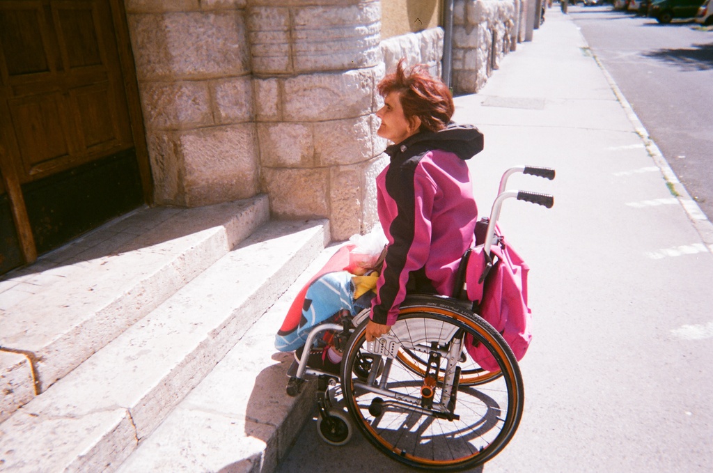 Túróczi Bálint: A kerekes székesek lehetetlen közlekedése